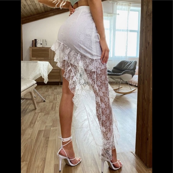 Asymmetrical Lace Skirt - Picture 3 of 4